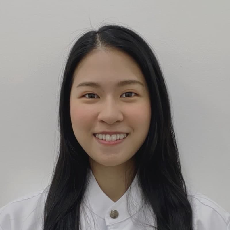 Dr. Thanporn — ทพญ.ธรรพร สกุลคีรีวัฒน์